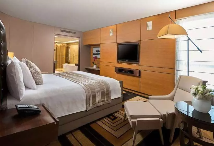 هتل Hilton Beijing Wangfujing