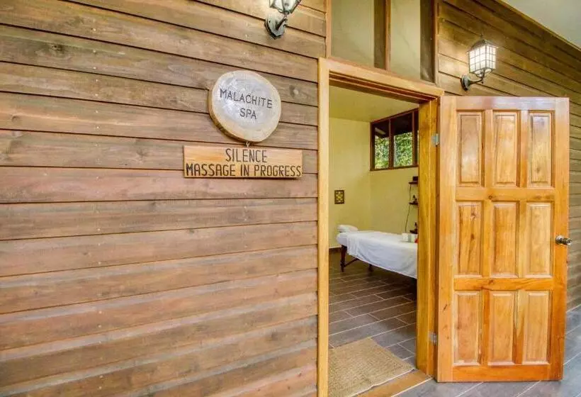 فندق Mariposa Jungle Lodge