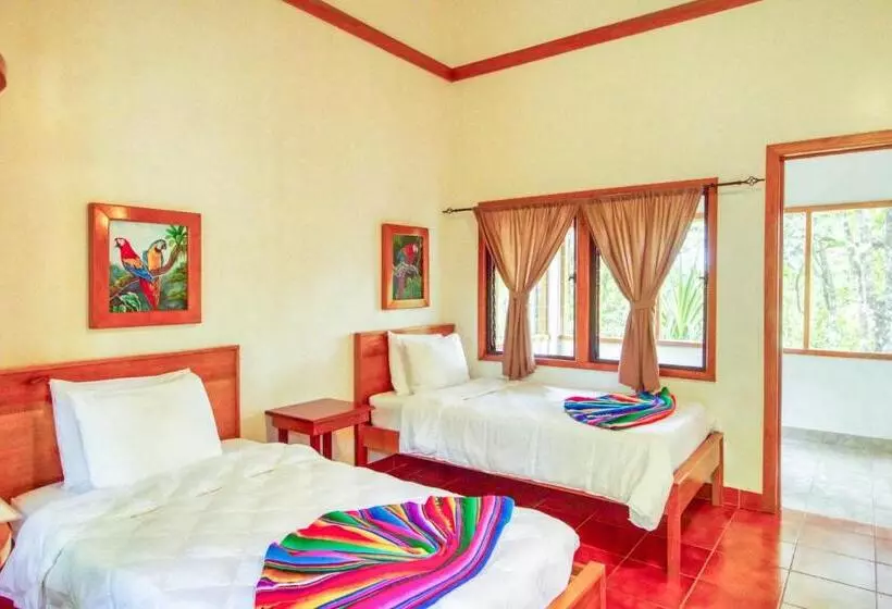 فندق Mariposa Jungle Lodge