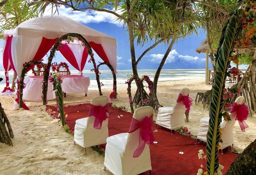 ホテル Neptune Pwani Beach Resort & Spa Zanzibar  All Inclusive