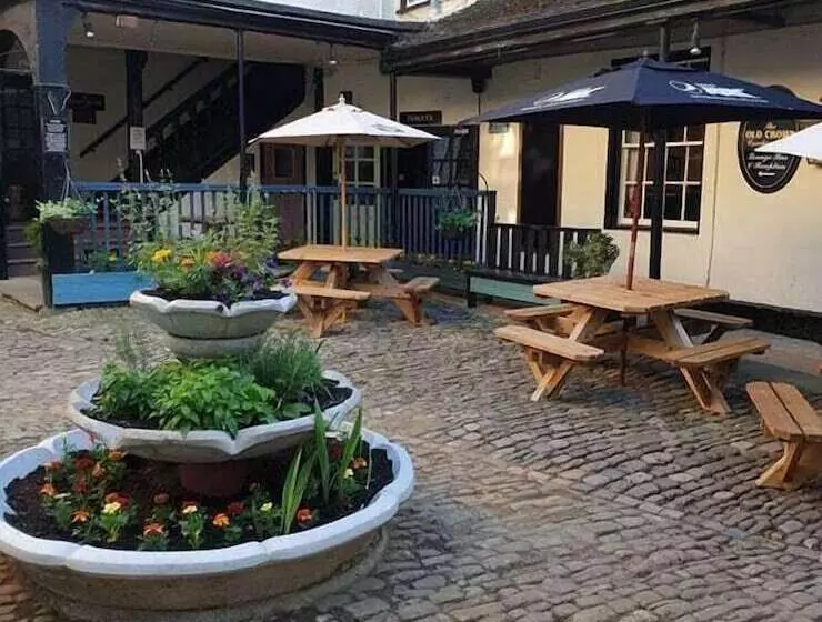 Отель The Old Crown Coaching Inn