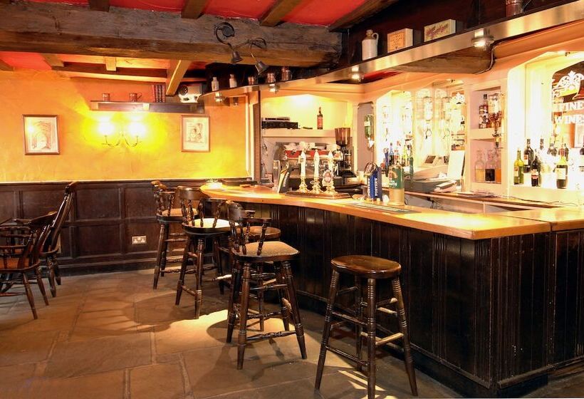 호텔 The Old Crown Coaching Inn