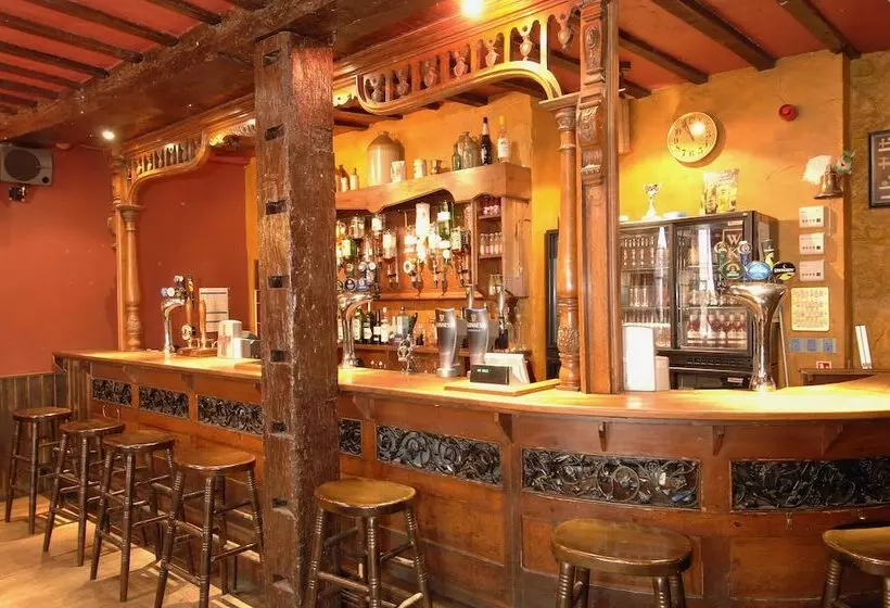 Отель The Old Crown Coaching Inn