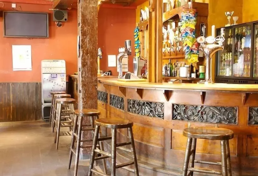 Отель The Old Crown Coaching Inn