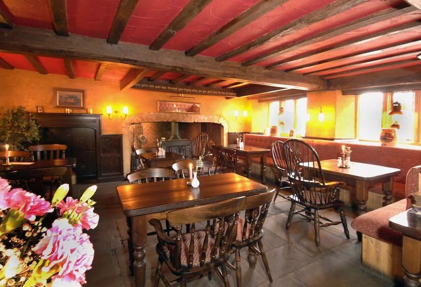 호텔 The Old Crown Coaching Inn