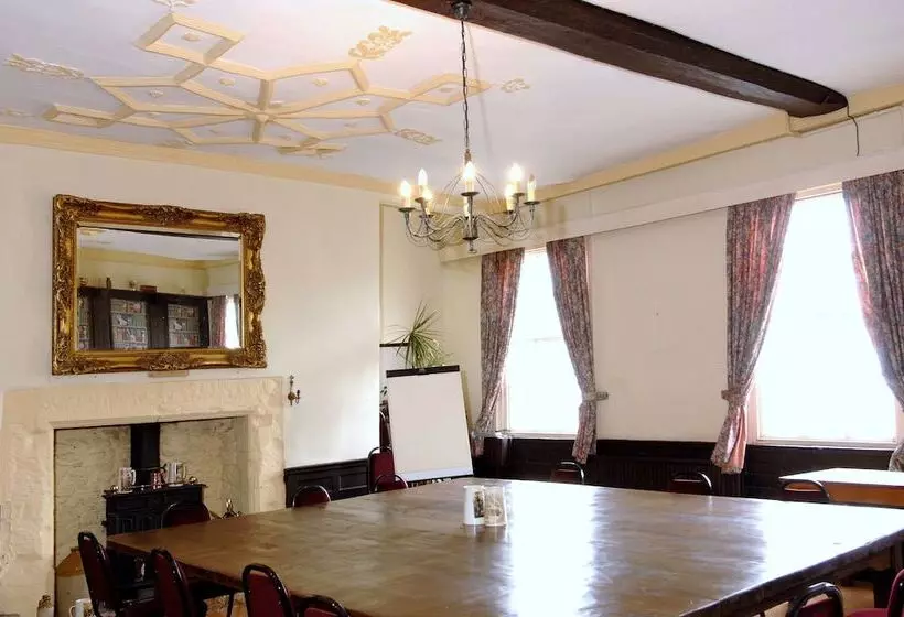 Отель The Old Crown Coaching Inn