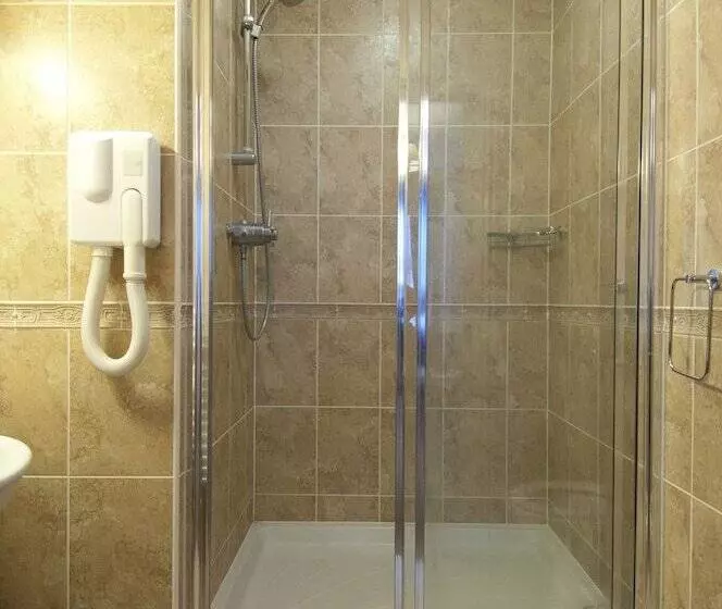 Отель The Old Crown Coaching Inn