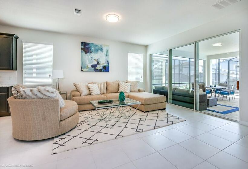 7 Bed 5 Ba Villa With Games, Pool & Spa