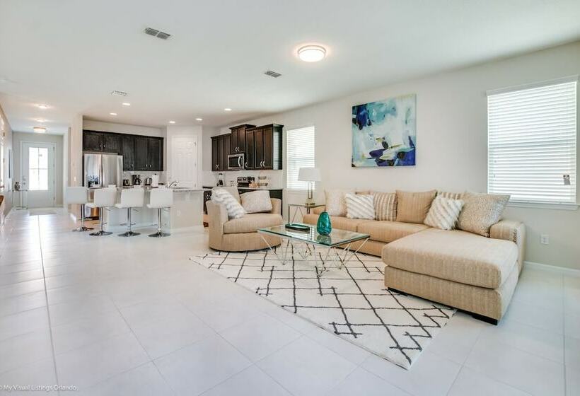 7 Bed 5 Ba Villa With Games, Pool & Spa