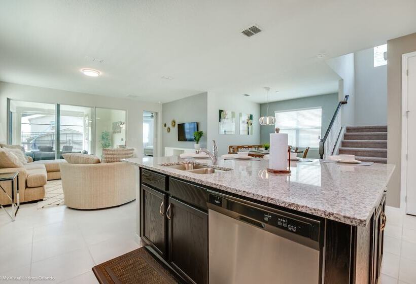 7 Bed 5 Ba Villa With Games, Pool & Spa