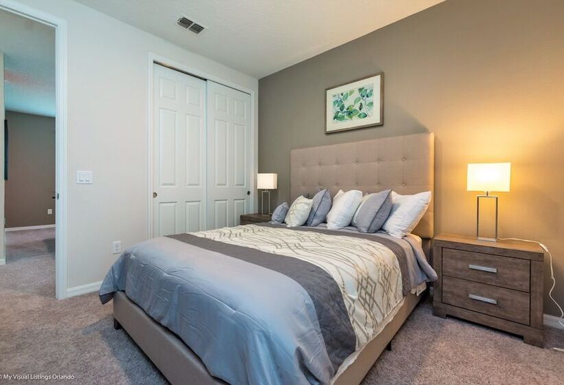 7 Bed 5 Ba Villa With Games, Pool & Spa