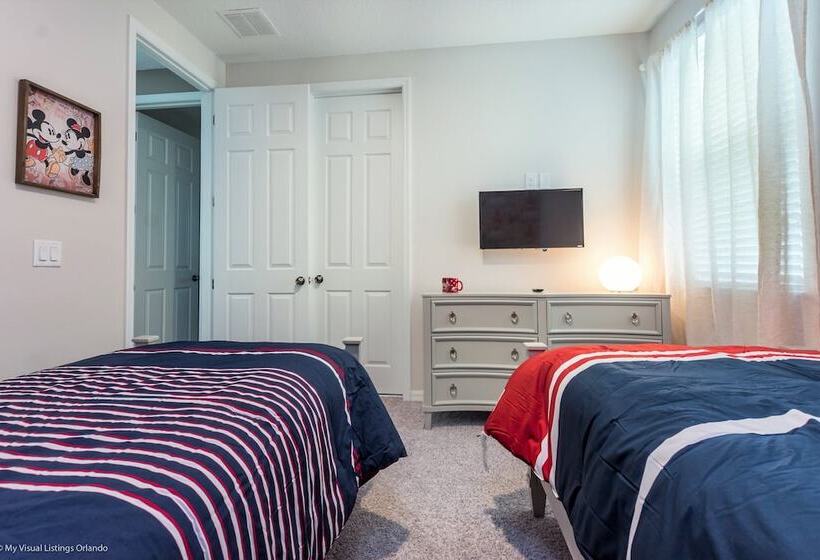 7 Bed 5 Ba Villa With Games, Pool & Spa