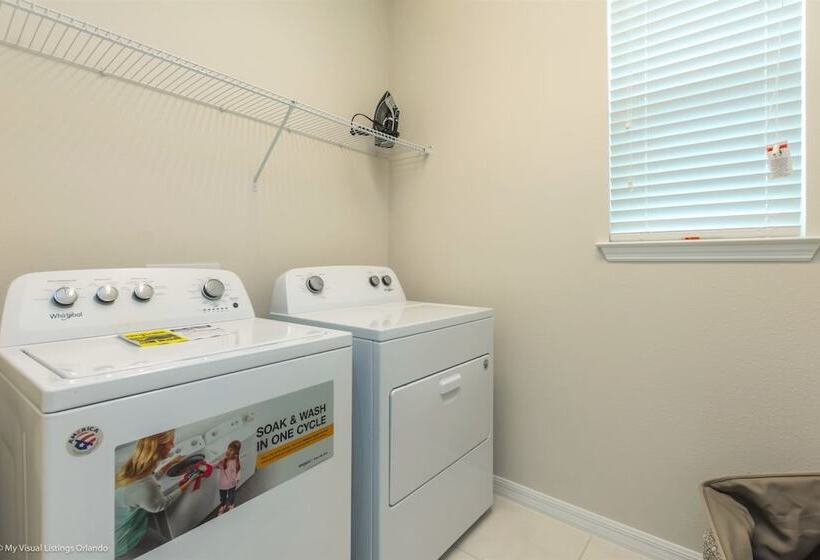 7 Bed 5 Ba Villa With Games, Pool & Spa