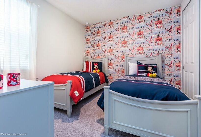 7 Bed 5 Ba Villa With Games, Pool & Spa