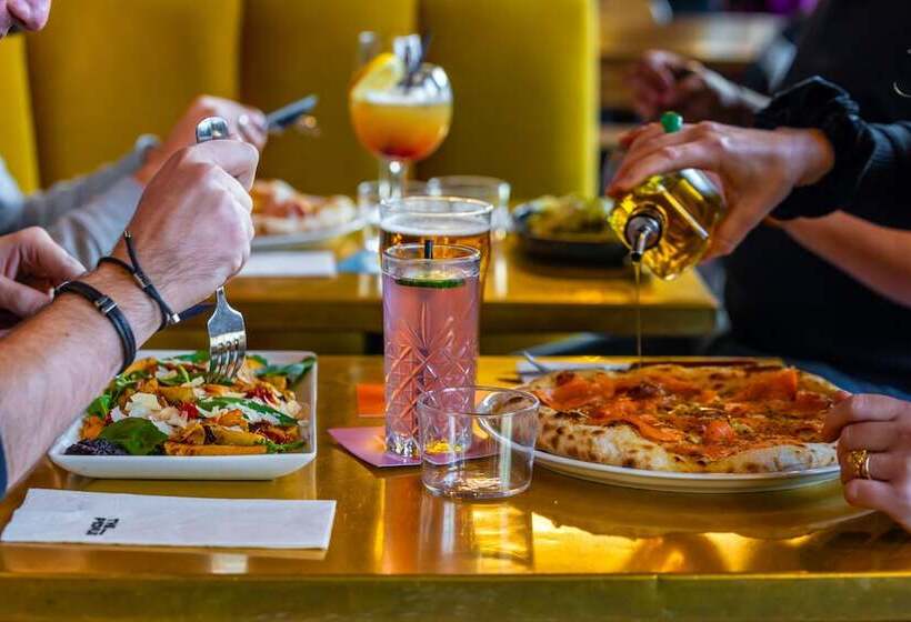 Auberge Hôtelière The People Paris Nation