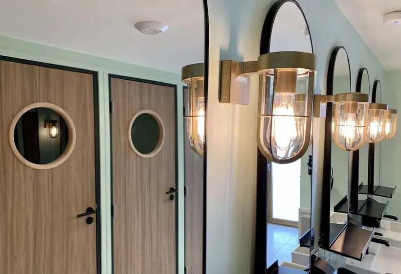 Auberge Hôtelière The People Paris Nation