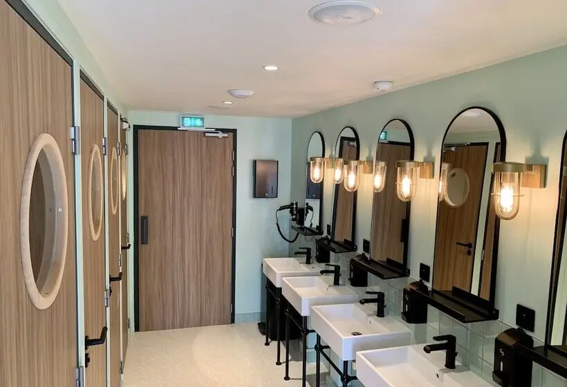 Auberge Hôtelière The People Paris Nation