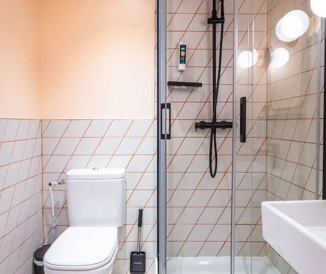 Auberge Hôtelière The People Paris Nation