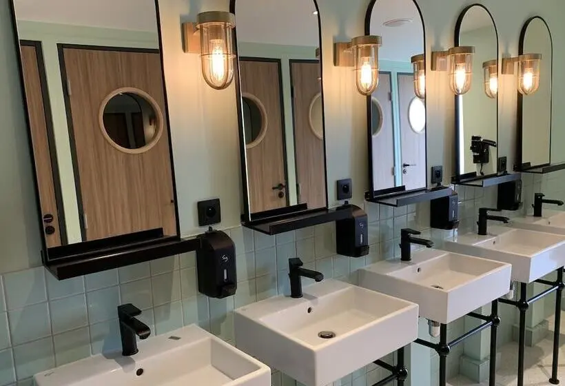 Auberge Hôtelière The People Paris Nation