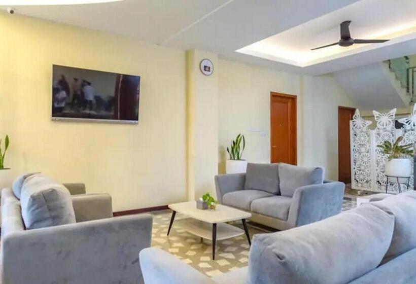 فندق De Malang Sweet Homestay Syariah Mitra Reddoorz