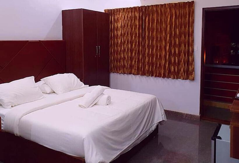 Domus Regency By Shrigo Hotels