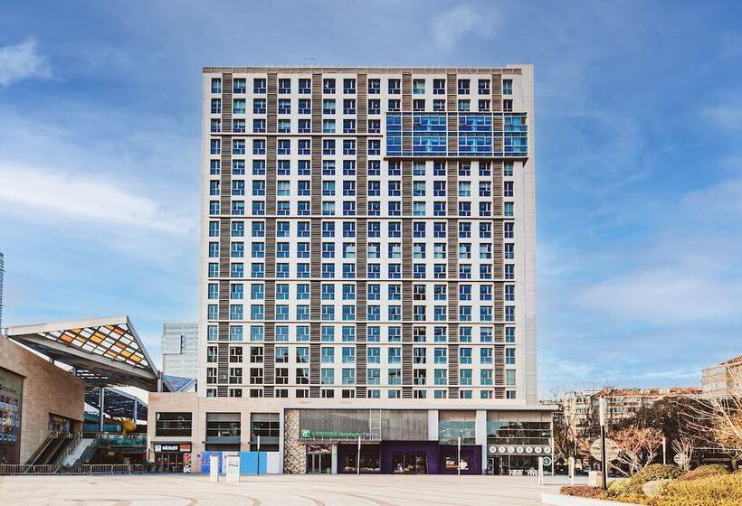 Hotel Holiday Inn Express Shanghai Baoyang, An Ihg