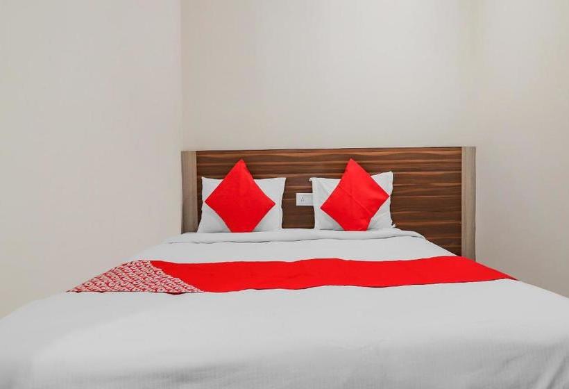 בית מלון כפרי Oyo 76350 Vasudeva Residency