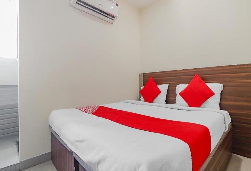 בית מלון כפרי Oyo 76350 Vasudeva Residency