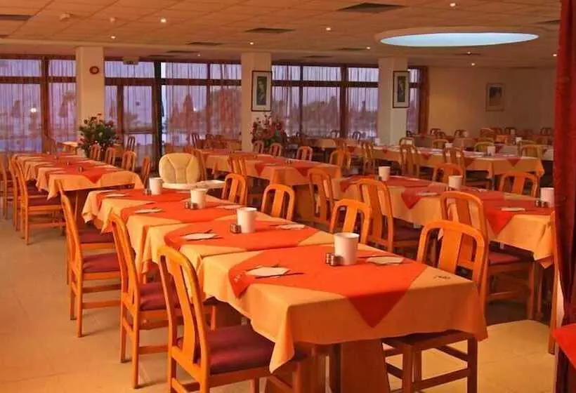 Corallia Beach Hotel Apartments