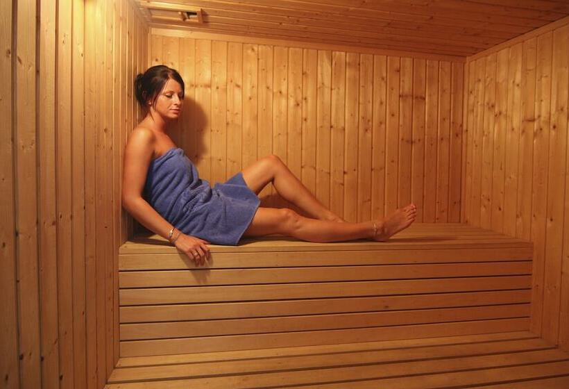 Corallia Beach Hotel Apartments