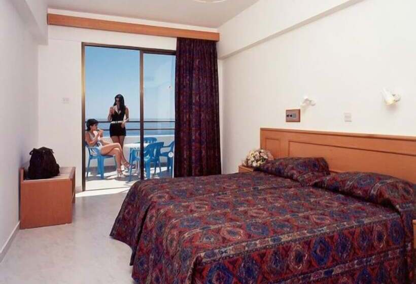 Corallia Beach Hotel Apartments