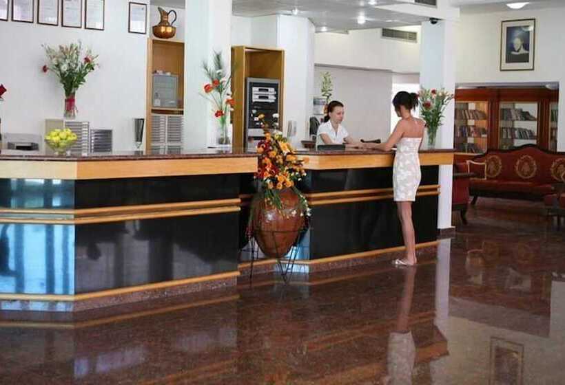 Corallia Beach Hotel Apartments