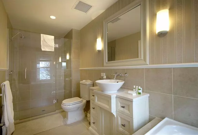 Отель Esplanade Queenstown By Staysouth