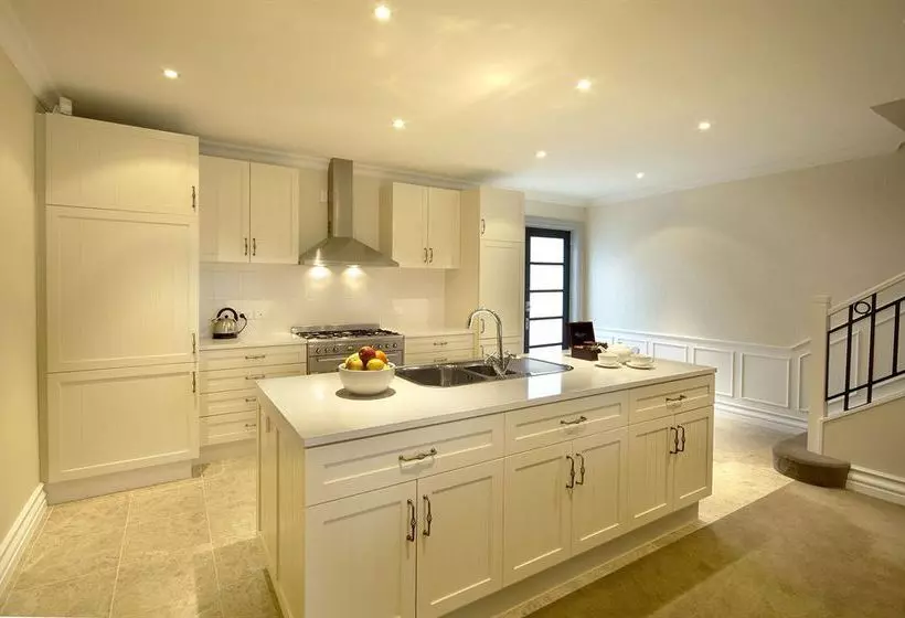 Отель Esplanade Queenstown By Staysouth