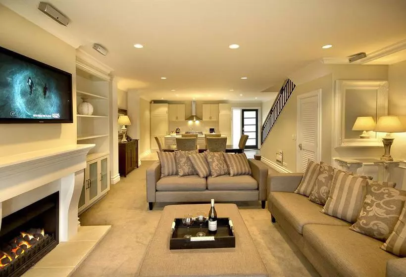 Отель Esplanade Queenstown By Staysouth