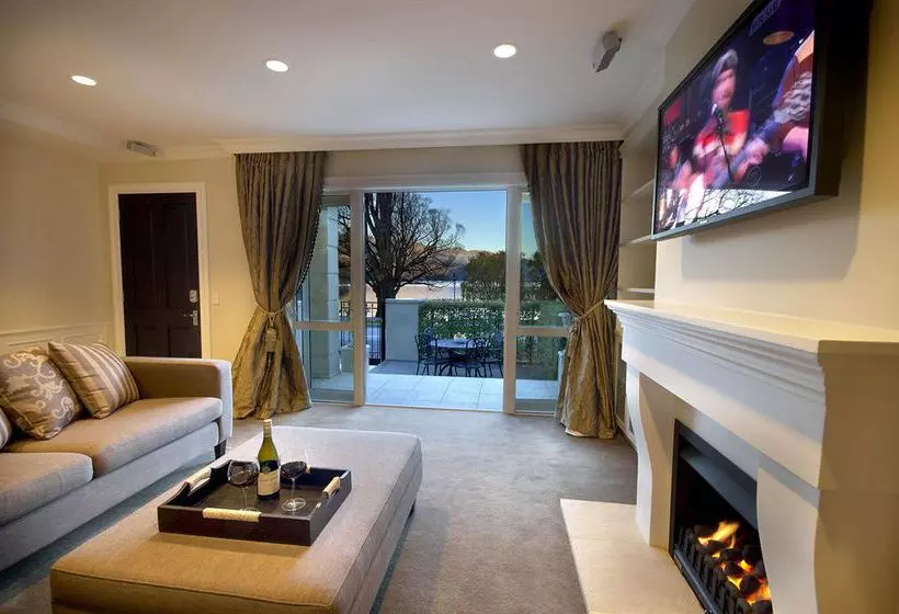 Отель Esplanade Queenstown By Staysouth