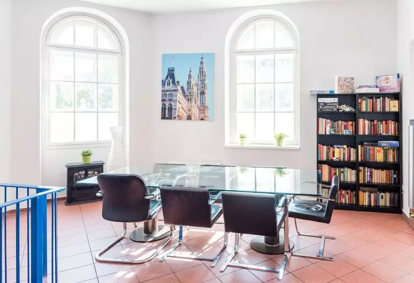 여관 a&o Wien Stadthalle