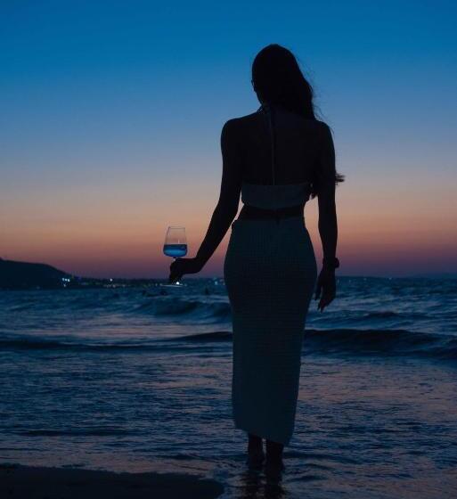 هتل Aeolos Beach Resort