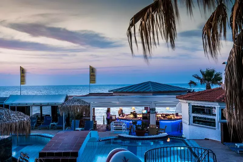 فندق Aeolos Beach Resort