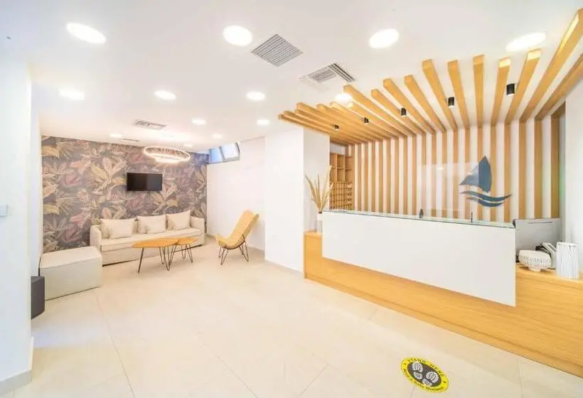 Hotelli Aeolos Beach Resort
