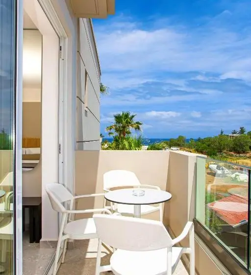 Hotelli Aeolos Beach Resort