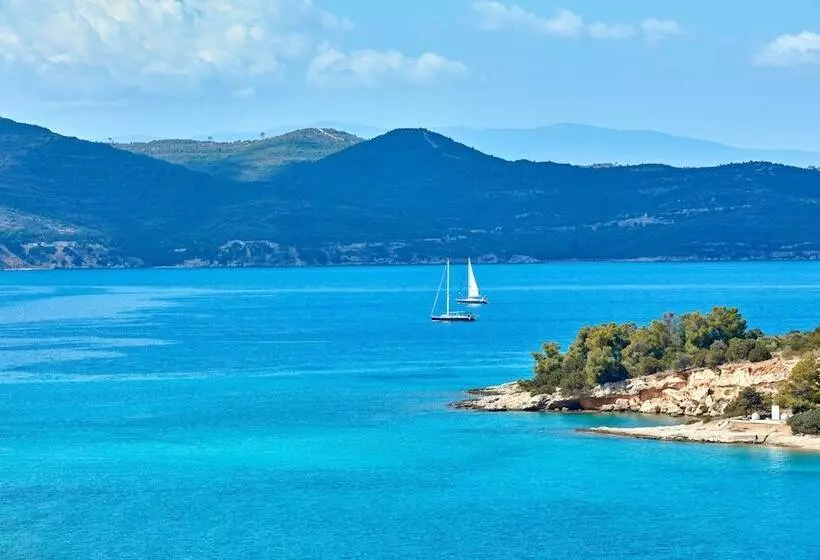 ホテル Aks Hinitsa Bay