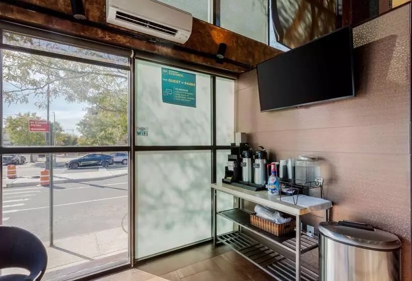 هتل Best Western Plus Brooklyn Bay