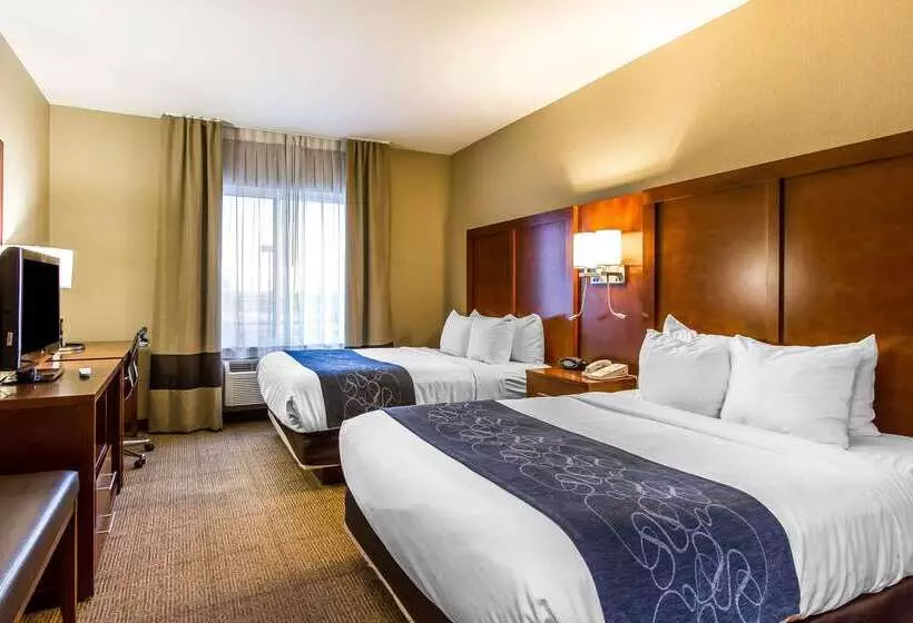 Отель Comfort Suites