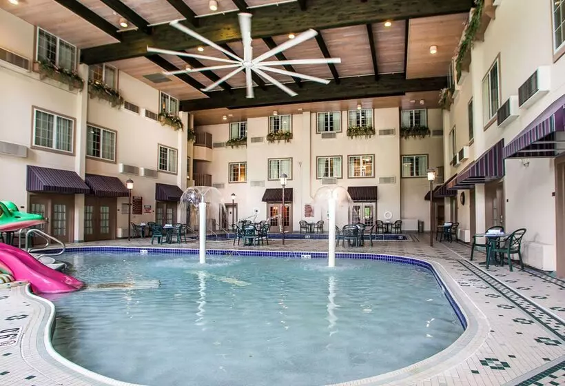 هتل Comfort Suites Milwaukee Airport