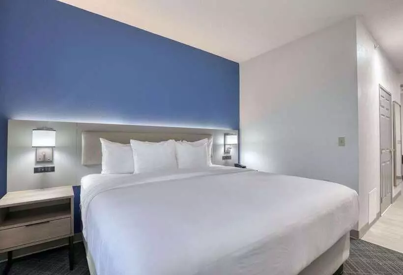 هتل Comfort Suites Milwaukee Airport