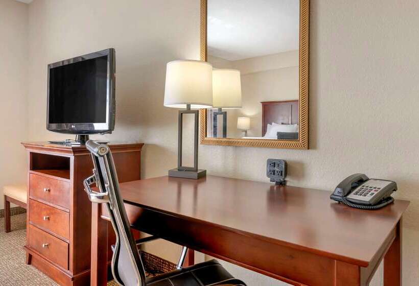 Отель Comfort Suites Ocala North