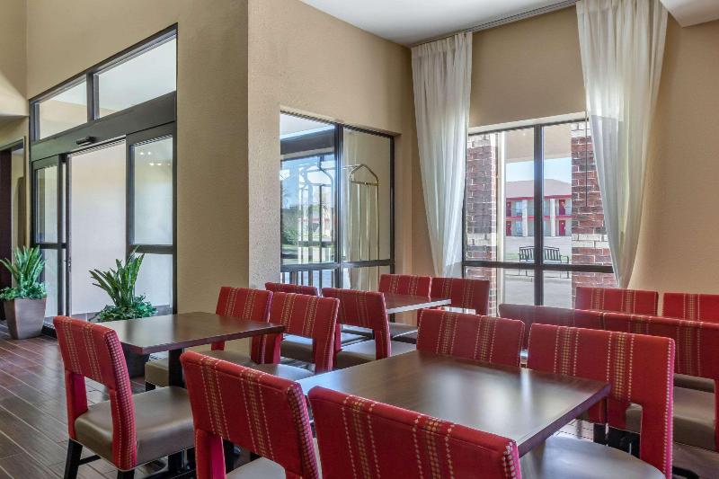 فندق Comfort Suites Plainview