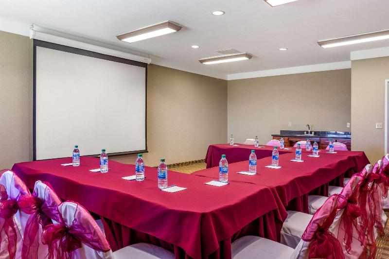 فندق Comfort Suites Plainview