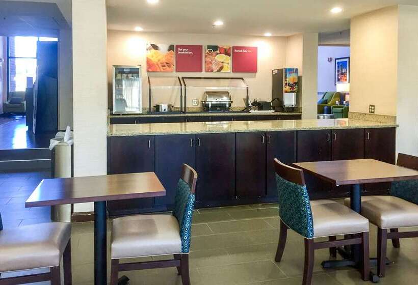 فندق Comfort Suites Regency Park